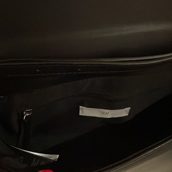 BLACK PURSE - Picture 3 of 4